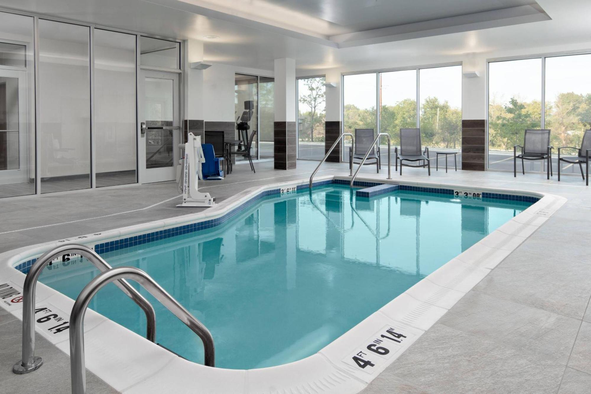 Fairfield Inn & Suites By Marriott לייק ג'נבה מראה חיצוני תמונה